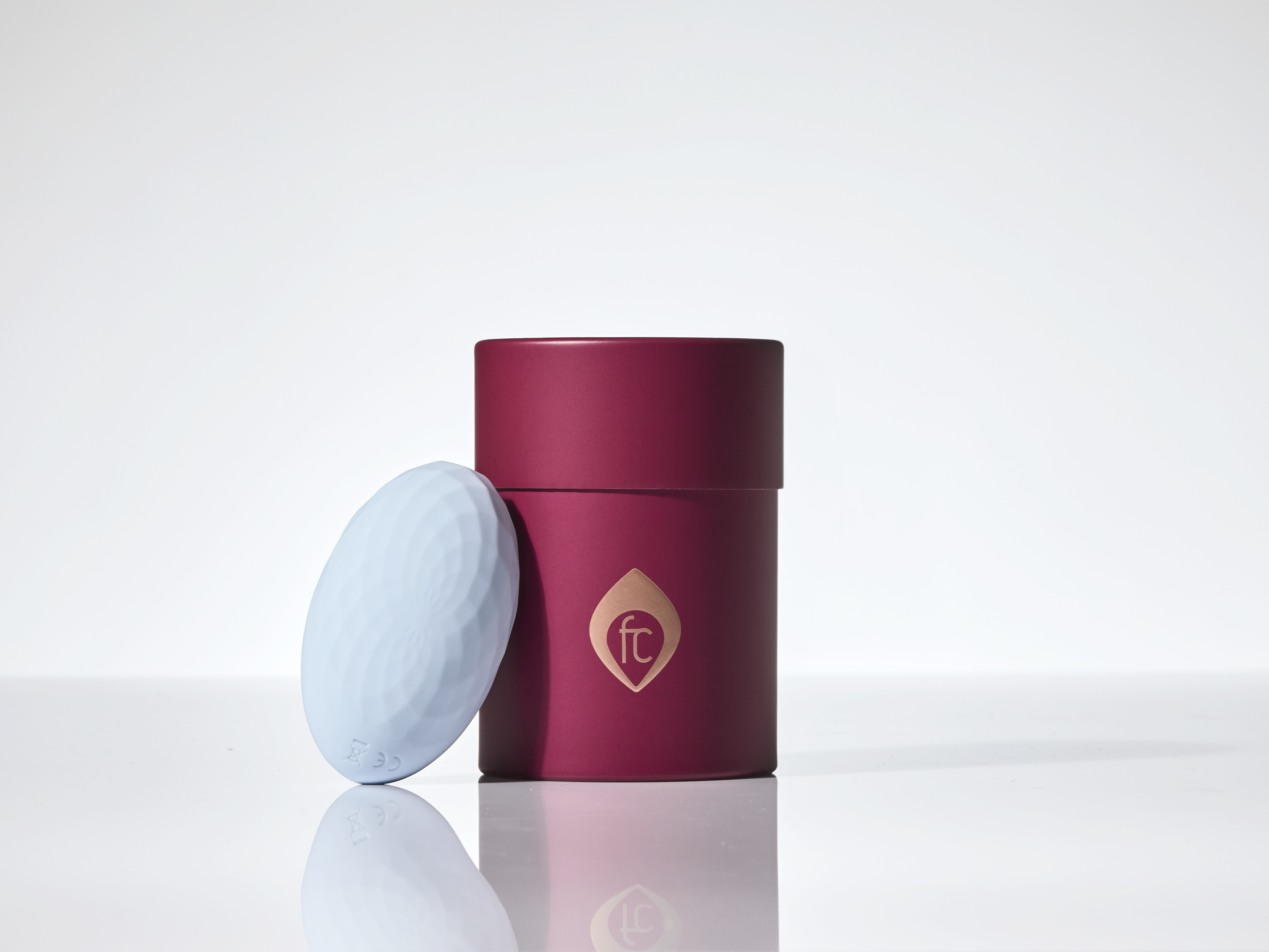 Oval Love - Vulva Vibrator