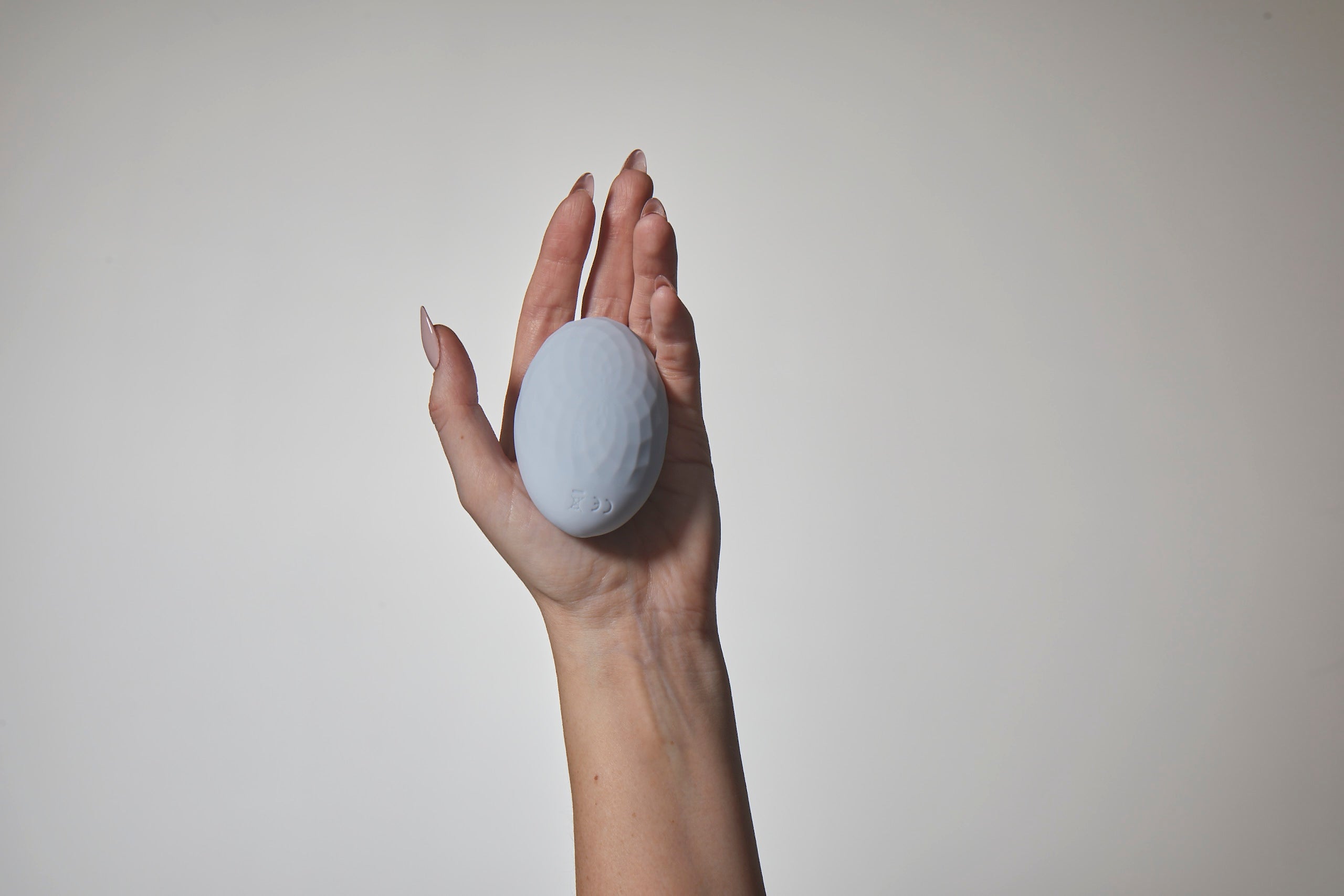 Oval Love - Vulva Vibrator